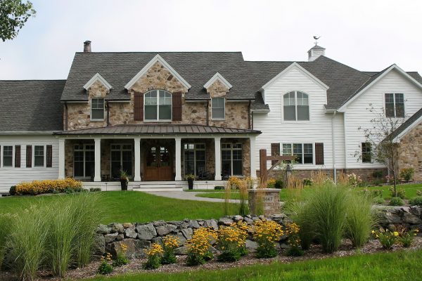 Pennsylvania Style Farmhouse - Landscape Associates, A Sperber Company